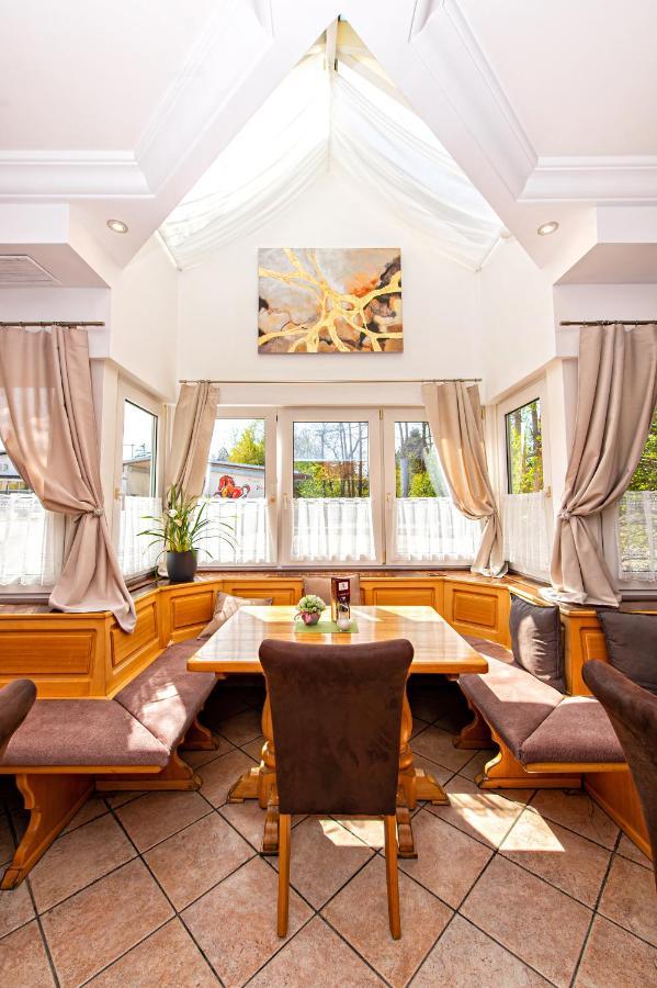 Hotel Wiental Pressbaum Eksteriør billede