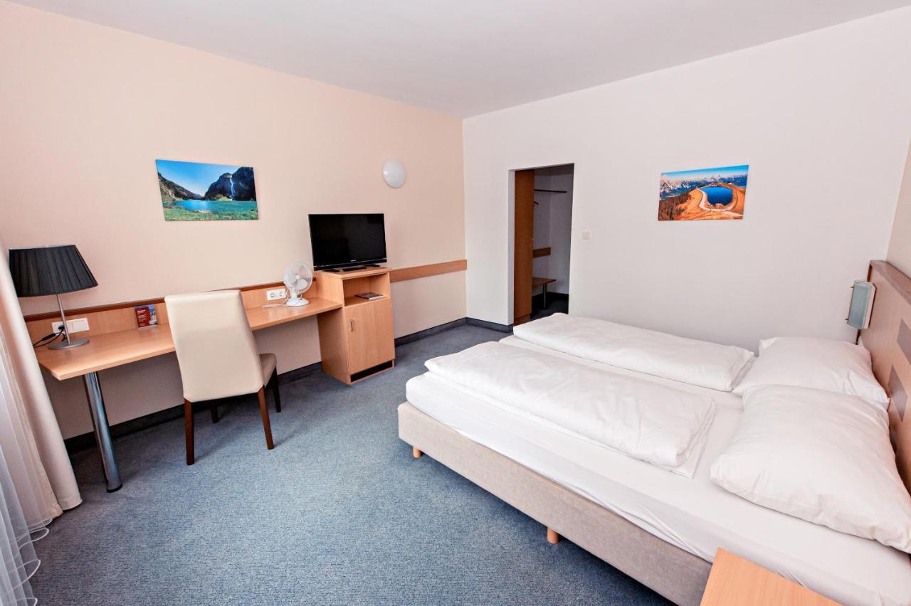 Hotel Wiental Pressbaum Eksteriør billede
