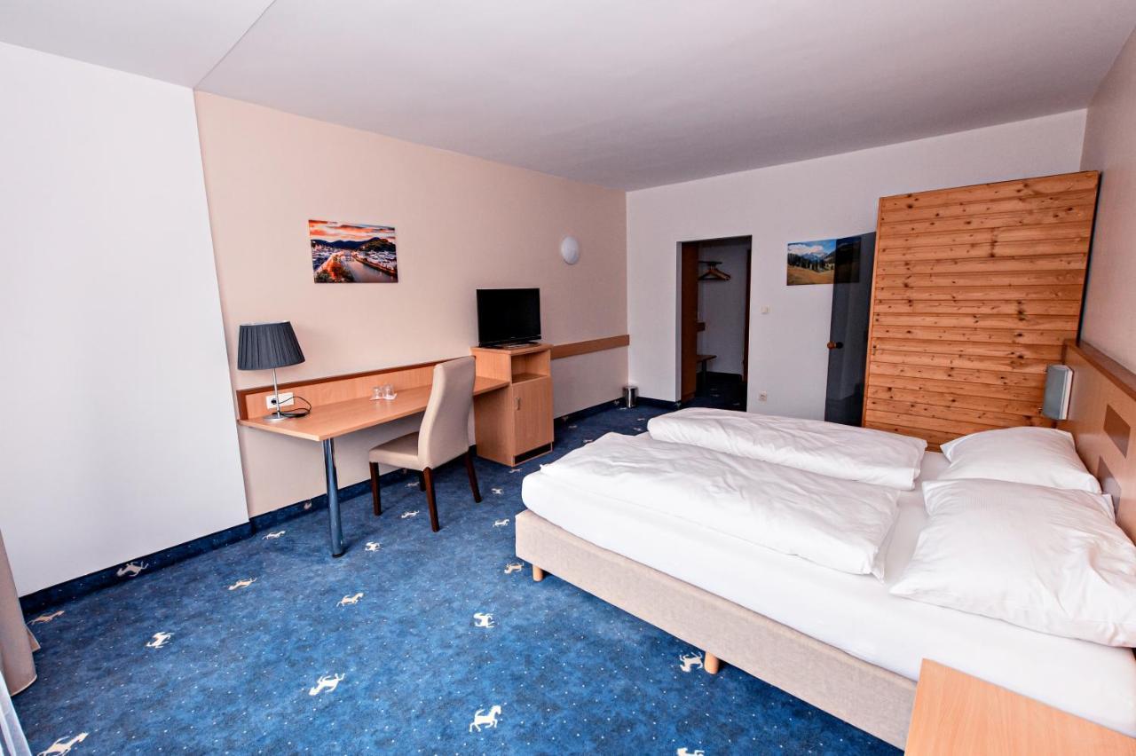 Hotel Wiental Pressbaum Eksteriør billede