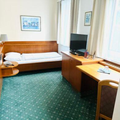 Hotel Wiental Pressbaum Eksteriør billede